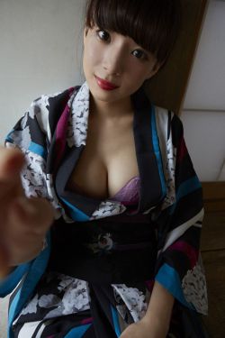 撕开美女的衣服